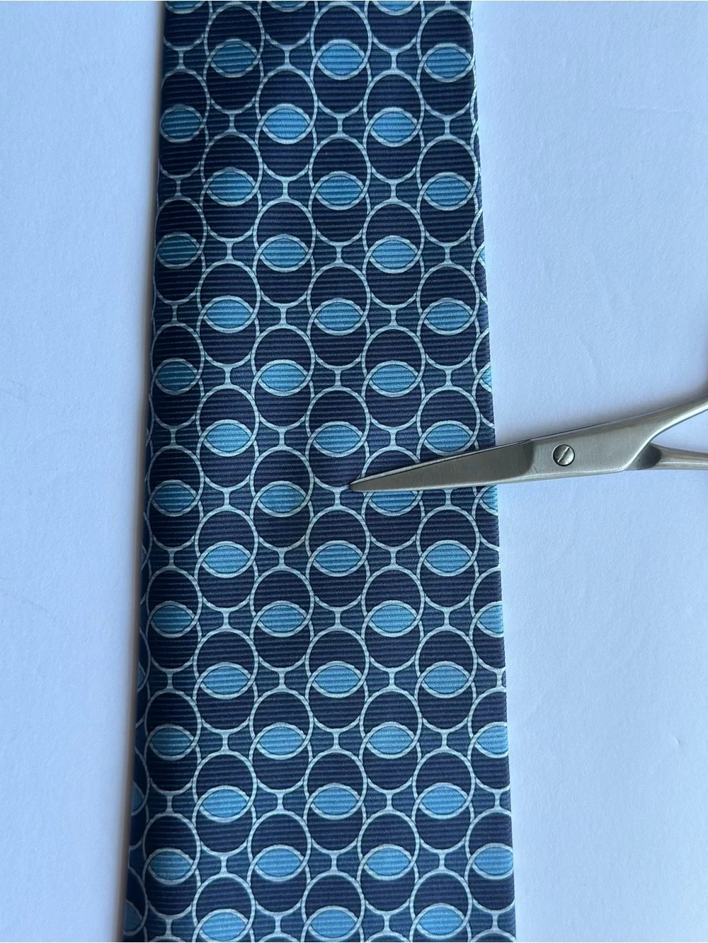 Gucci Mens Silk Tie Blue Geometric Circle Pattern Made In Italy Authentic